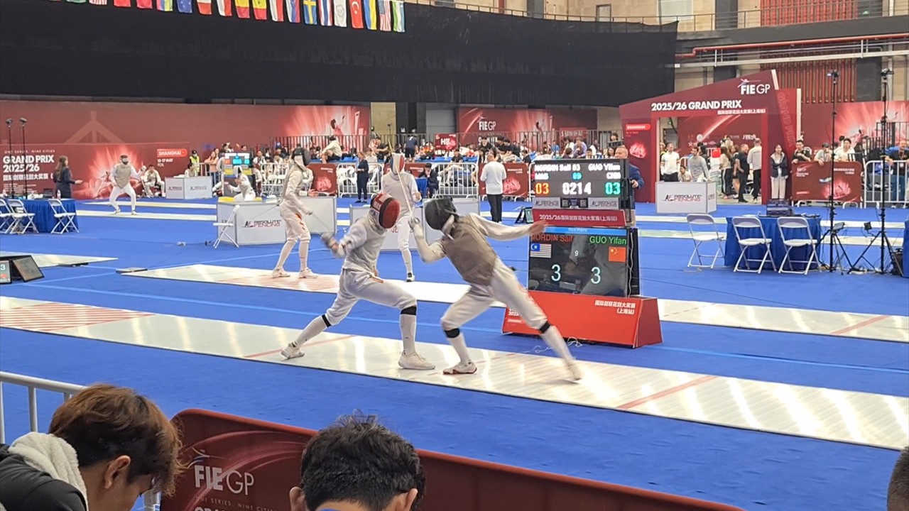Confessions of a Travelling Fencer: The Shanghai Grand Prix with robot butlers!